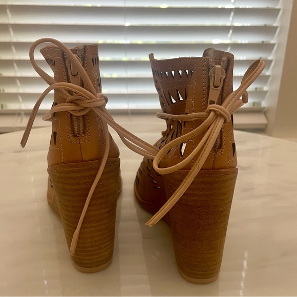 Jeffrey Campbell Size 8 Rodillo Cutout Hi Wedge Peep Sandals in Nude - Picture 7 of 8